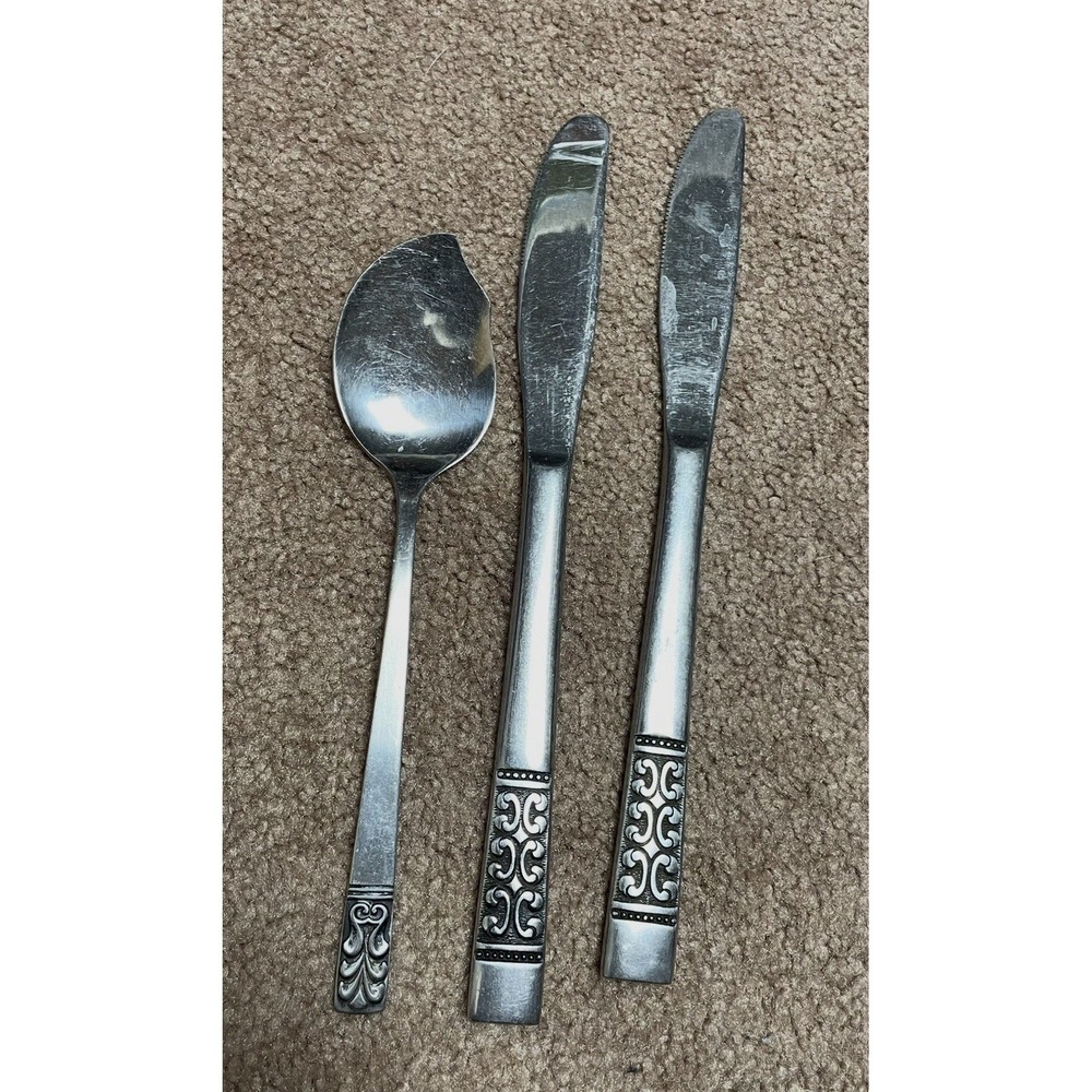 Rogers Co. Stainless Set of 3 Silverware Hong Kong 2 Knives 1 Spoon Carlyle
